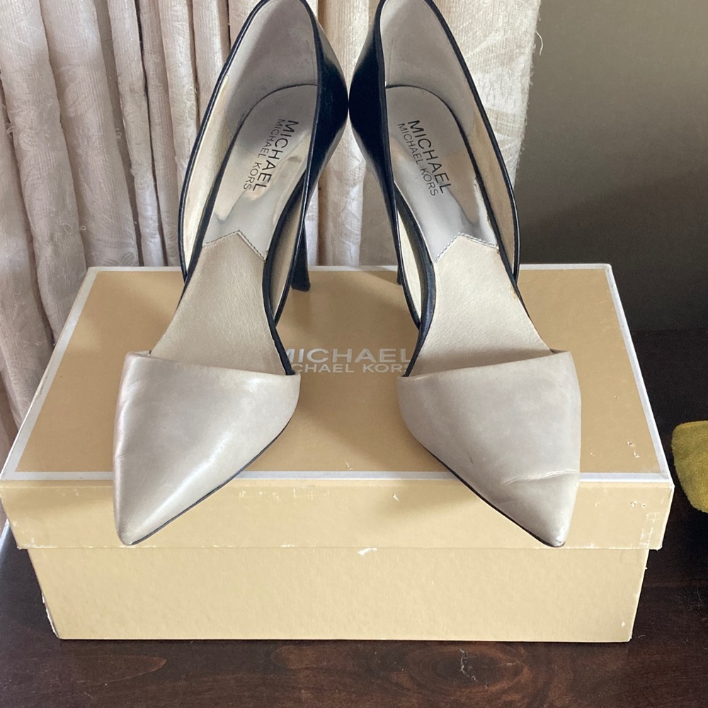 Michael Kors Two-Tone Pointed D'Orsay Heels in Grey and Black